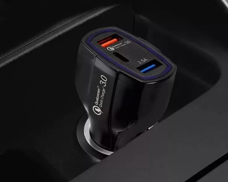 Cargador Rápido Para Auto 2 Usb + 1 Tipo C 12v 7.6a Kosmo