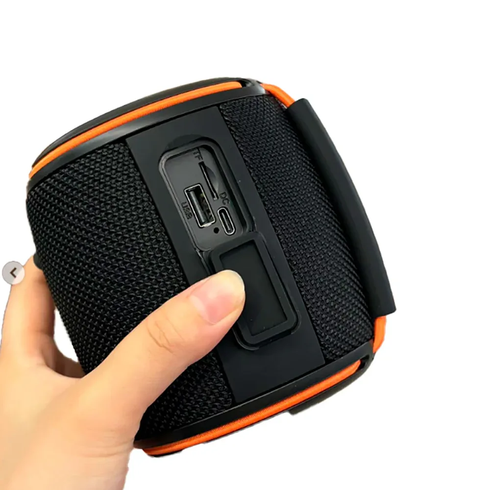 Parlante Portátil Bluetooth Resistente Al Agua Fm Sd Correa