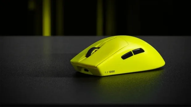 Mouse Corsair M75 Launch Edition Slipstream Wireless 2.4GHz Bluetooth Yellow RGB 26k 89g 105hs + Mouse Pad Corsar Xl Launch Edition 900x400mm
