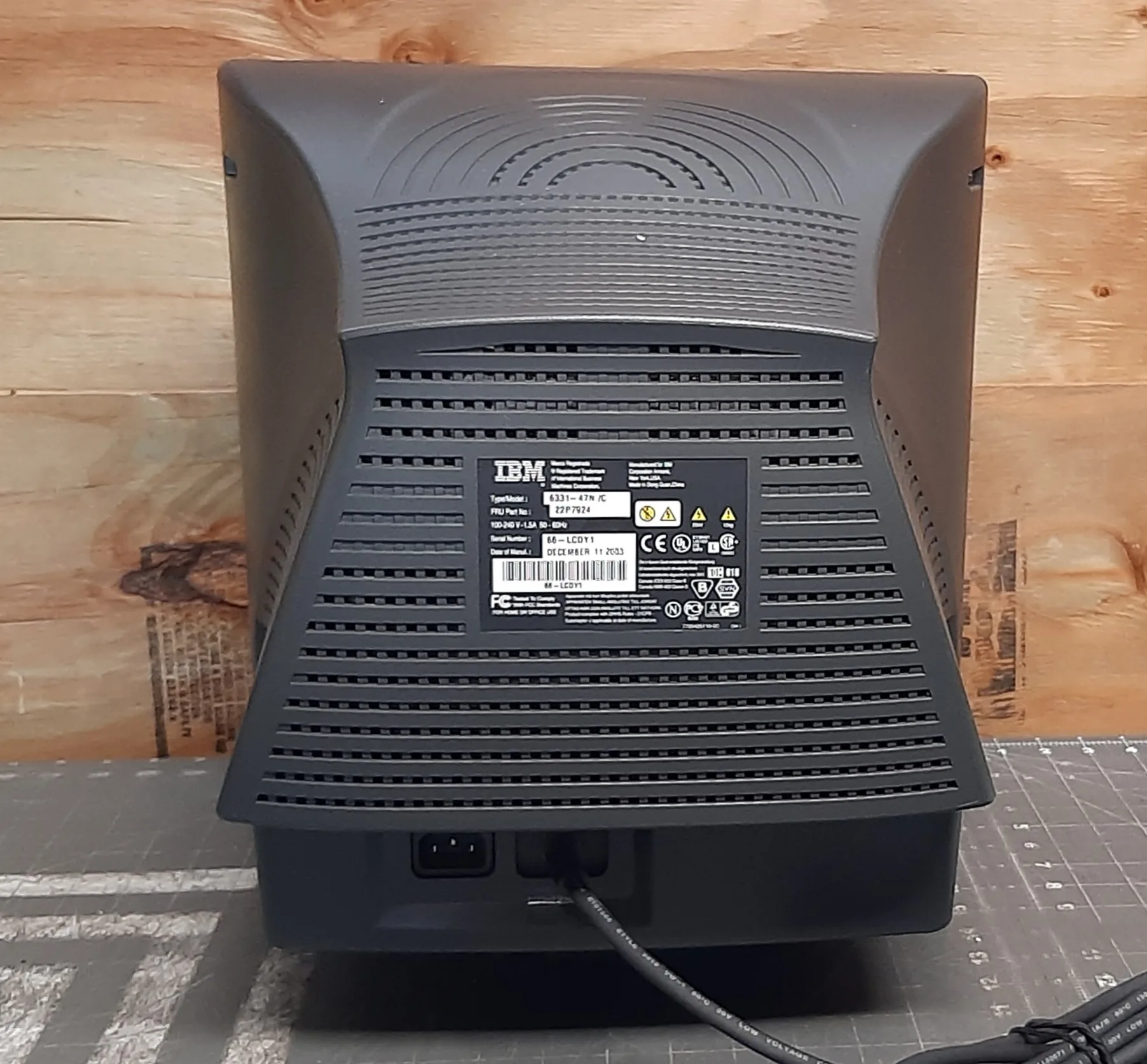 IBM E50 - Monitor CRT - 15