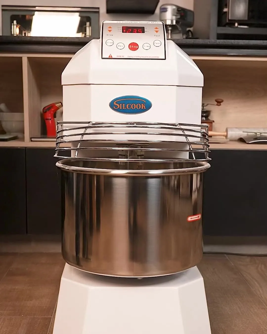 Amasadora industrial 20 lts - Panel digital