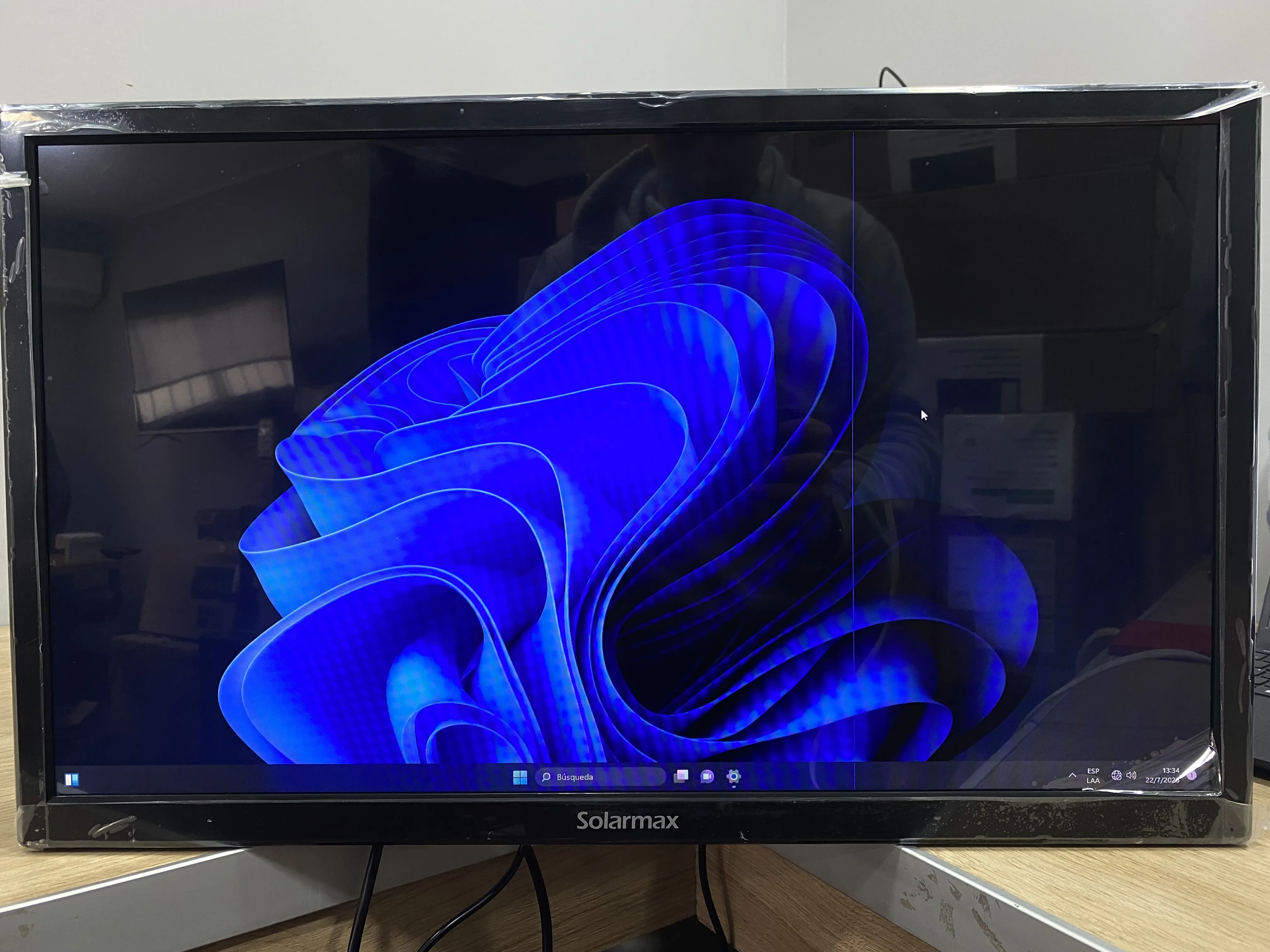 Monitor Solarmax Sx24f 24 Full Hd Hdmi Vga 5ms 75hz Linea de pixeles zona derecha (Outlet)