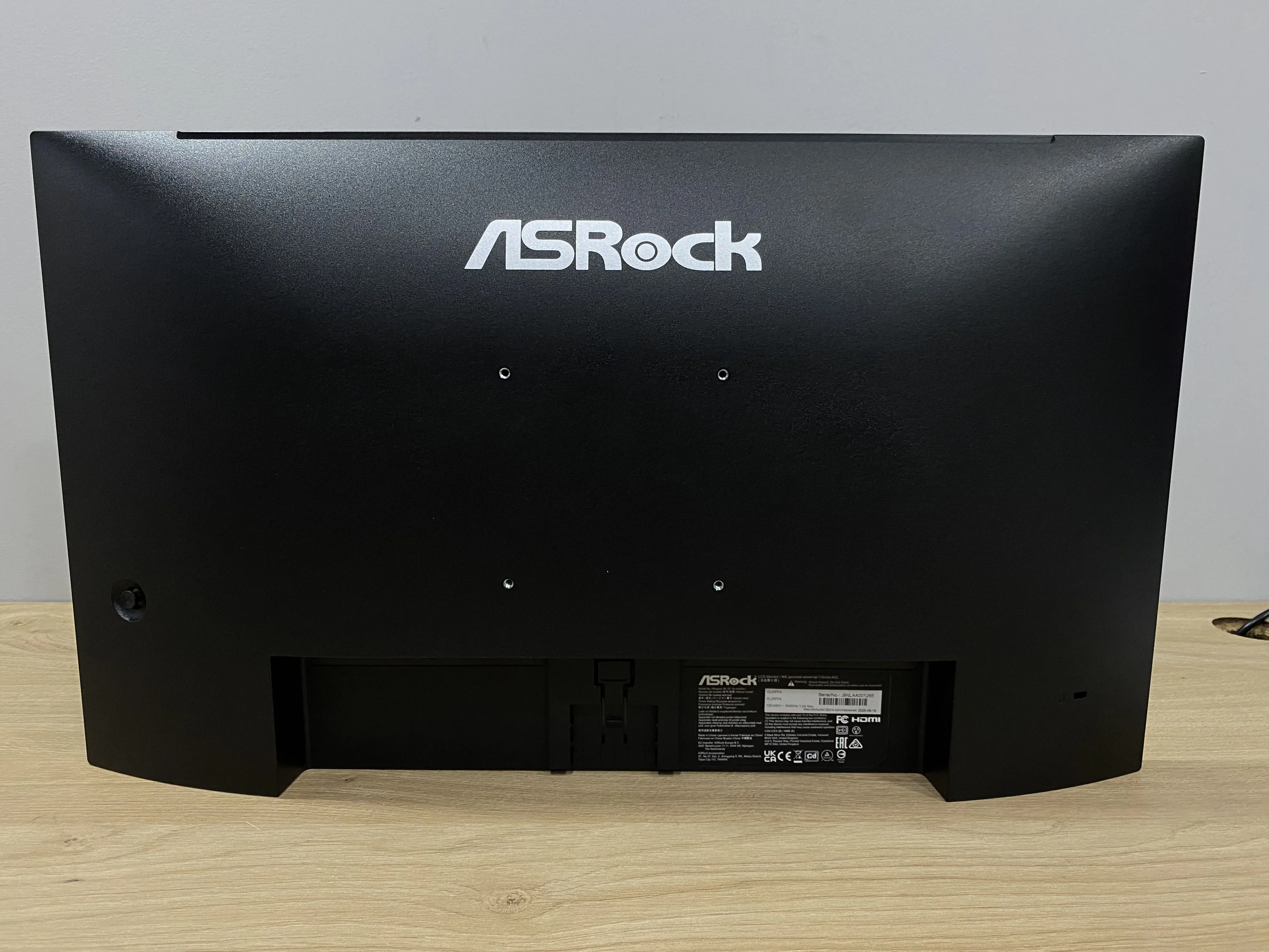 Monitor Asrock CL25FFA 25 Pulgadas Pequeña mancha negra en pantalla parte superior (Outlet)