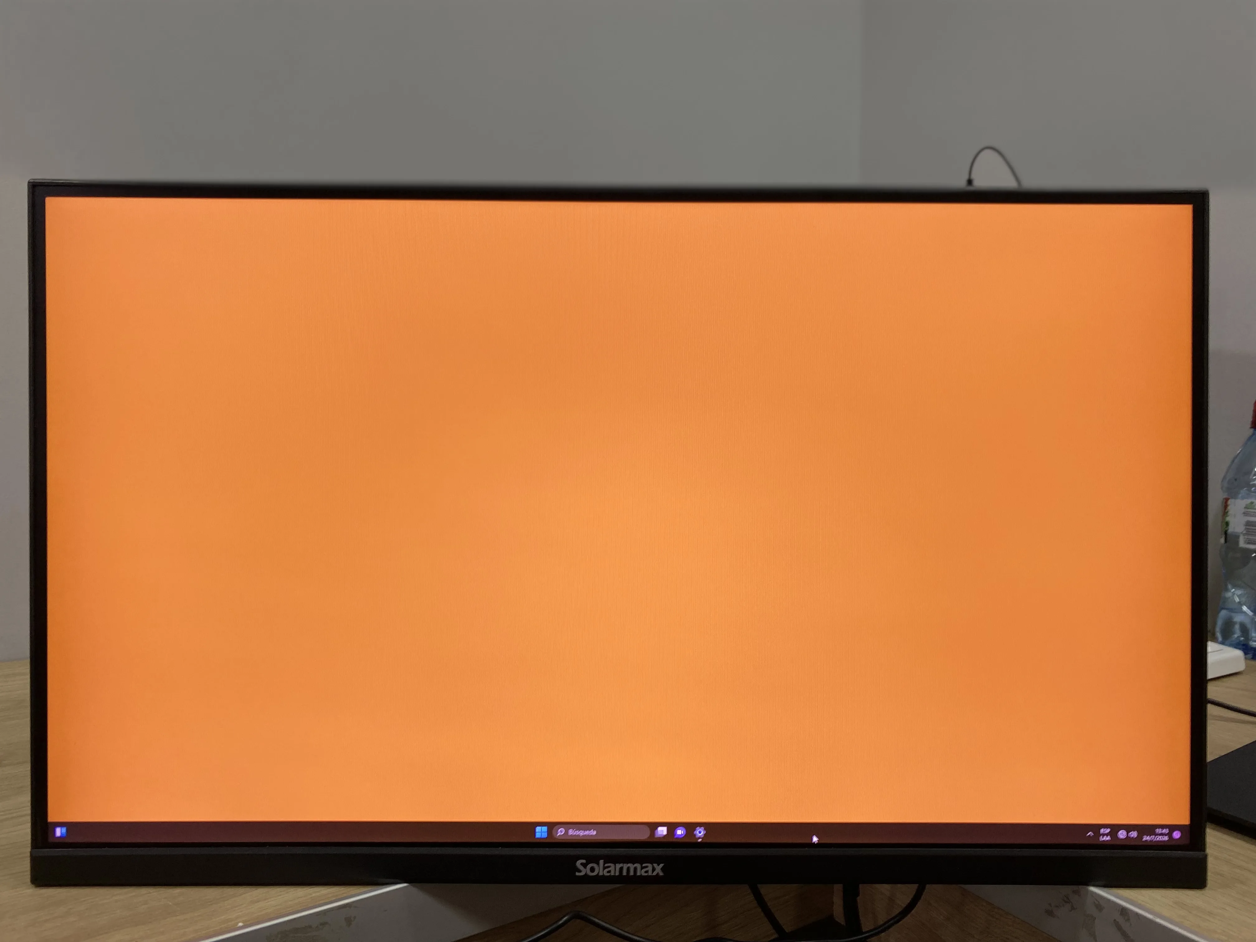 Monitor Solarmax SX27F1GB 27 Pulgadas 2 PIXEL QUEMADO PARTE DERECHA E IZQUIERDA (Outlet)