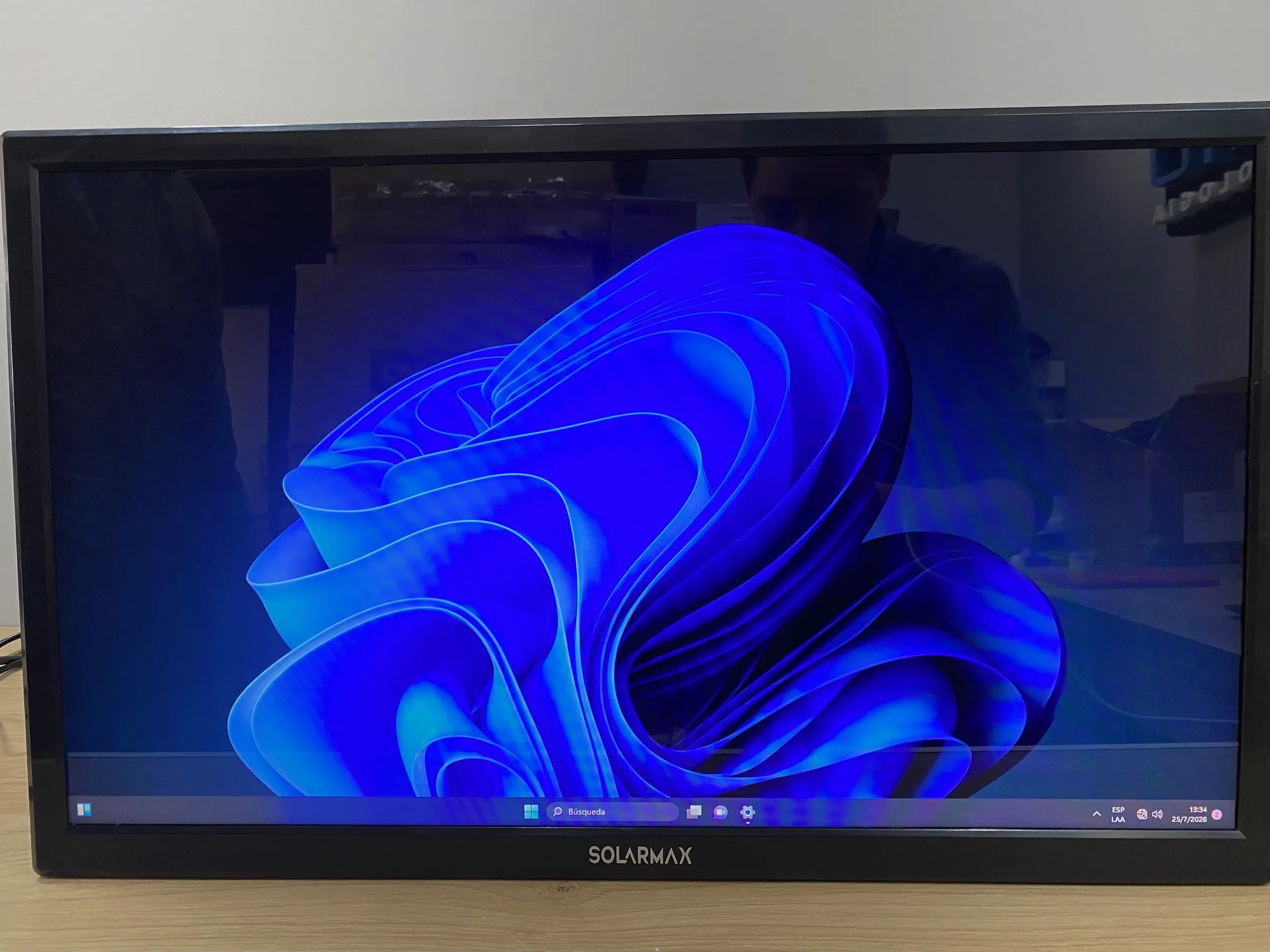 Monitor Solarmax SX24F2 24 Pulgadas Caja Dañada (Outlet)