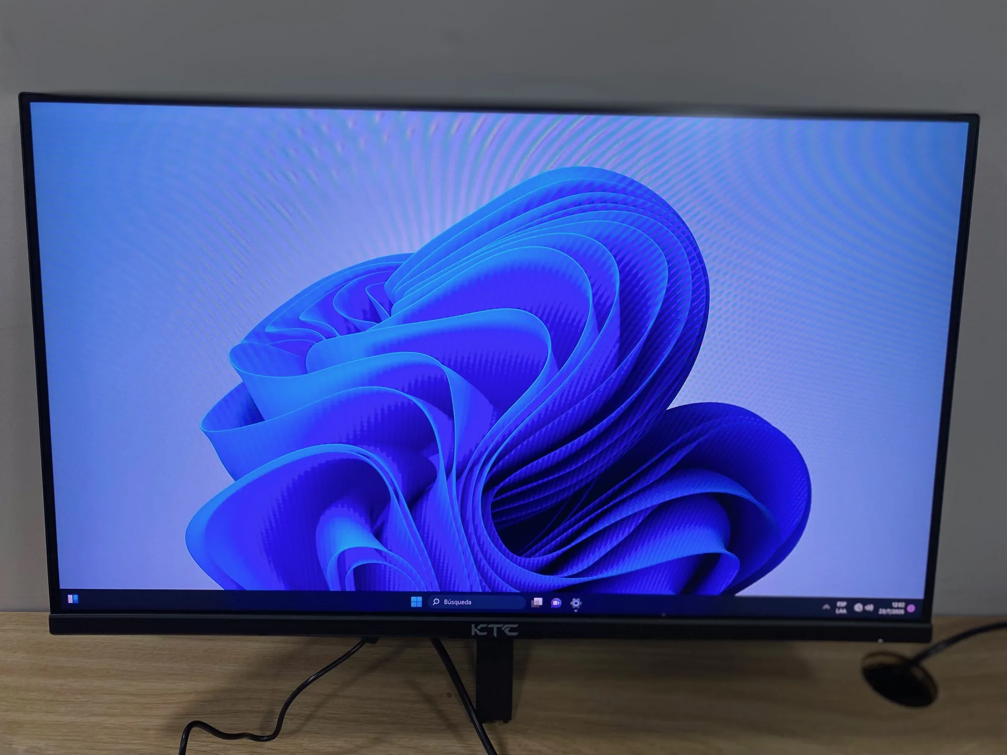 Monitor KTC 24GR680 24 Pulgadas 1 PIXEL QUEMADO PARTE INFERIOR DERECHA (Outlet)