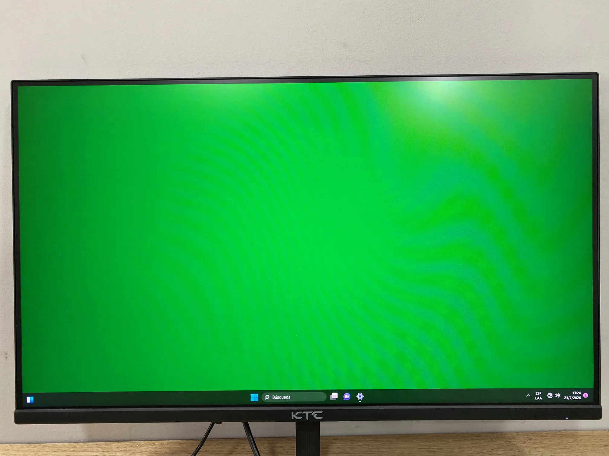 Monitor KTC 24GR680 24 Pulgadas 1 PIXEL QUEMADO PARTE INFERIOR CENTRO (Outlet)