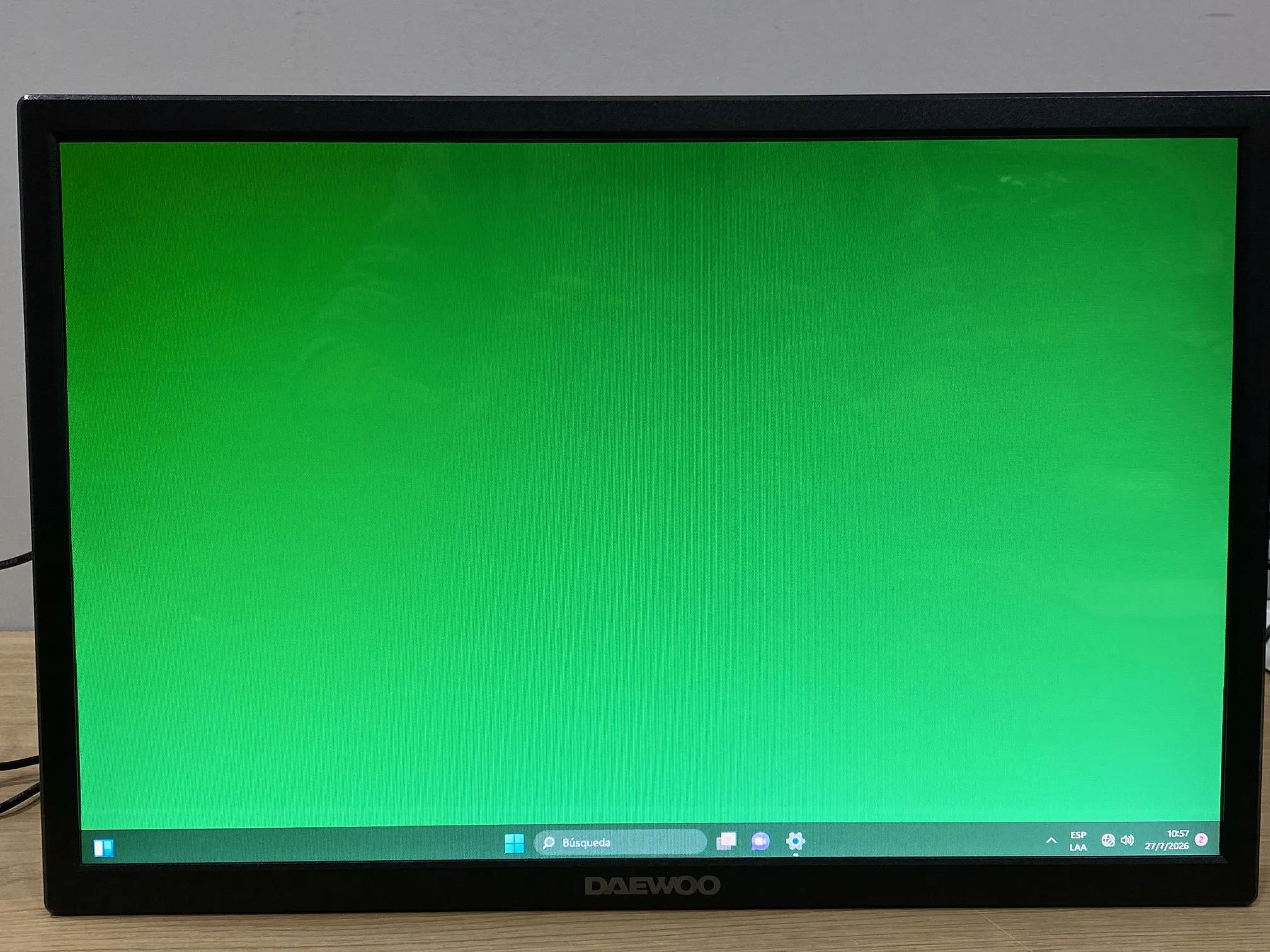 Monitor Daewoo DW-MON19 19 Pulgadas 1 PIXEL QUEMADO PARTE SUPERIOR IZQUIERDA - SIN CAJA (Outlet)