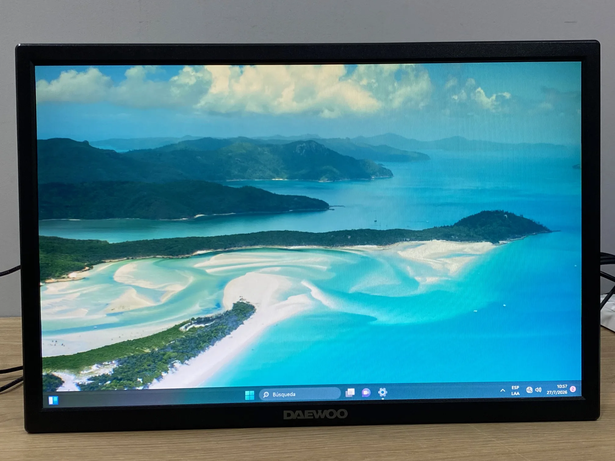 Monitor Daewoo DW-MON19 19 Pulgadas 1 PIXEL QUEMADO PARTE SUPERIOR IZQUIERDA - SIN CAJA (Outlet)