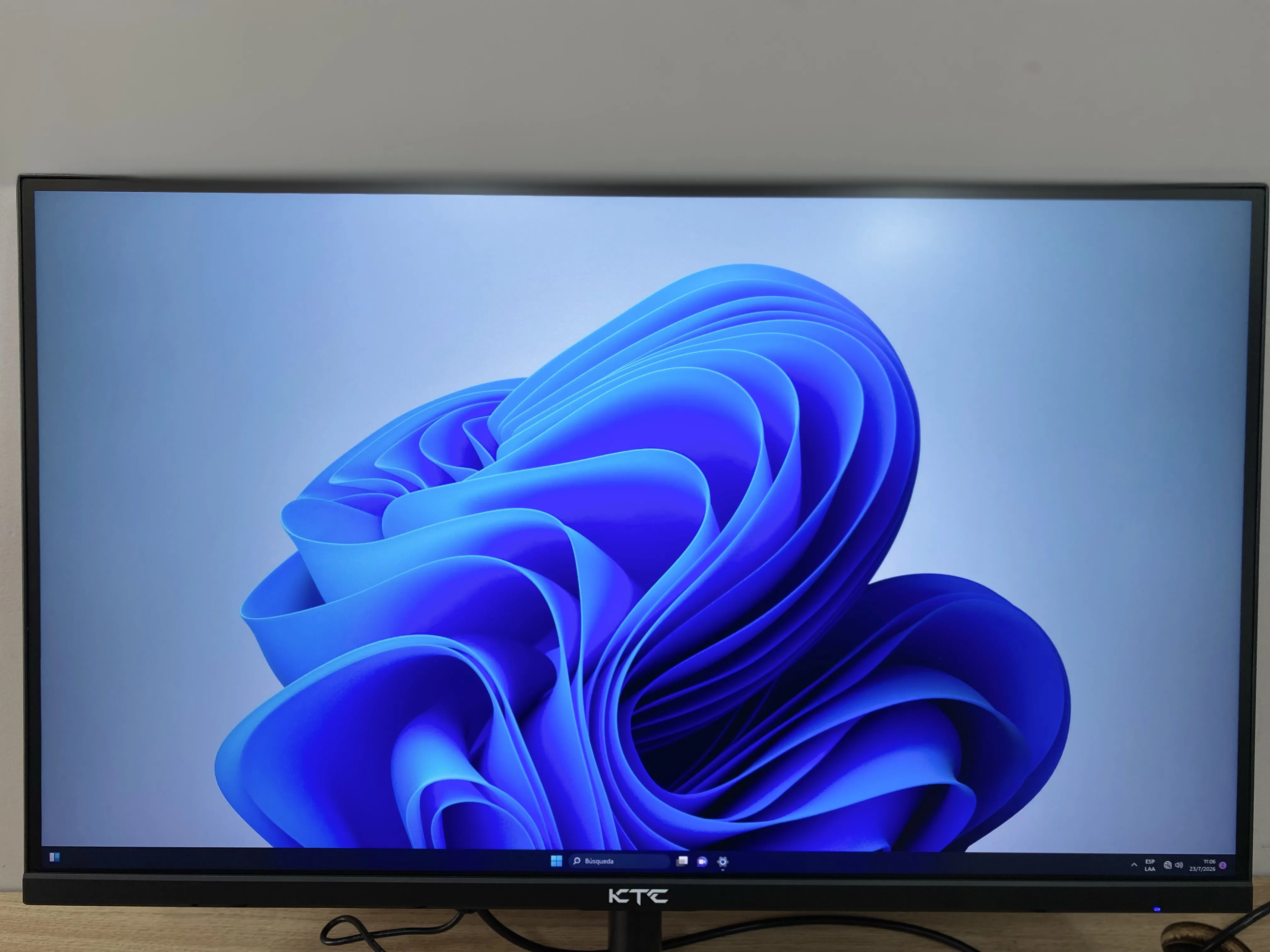 Monitor KTC 27DQ750 27 Pulgadas Caja Dañada (Outlet)