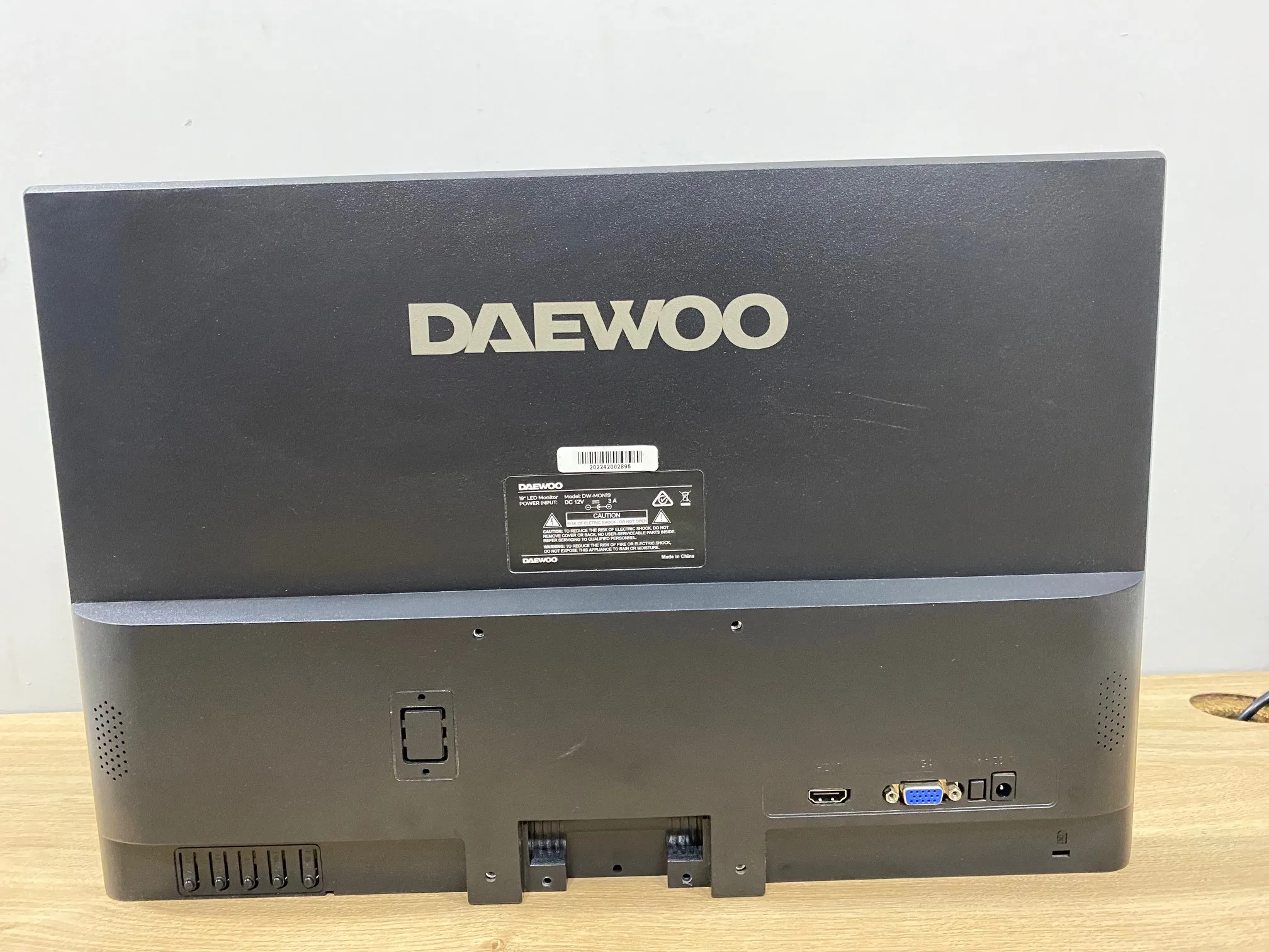 Monitor Daewoo DW-MON19 19 Pulgadas 1 PIXEL QUEMADO PARTE SUPERIOR IZQUIERDA - SIN CAJA (Outlet)