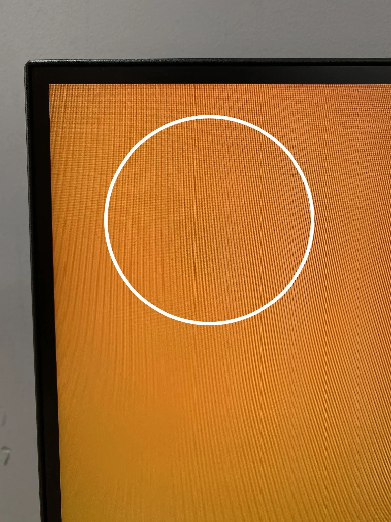Monitor KTC 27SG680 27 Pulgadas Pixel quemados y mancha en pantalla parte inferior (Outlet)