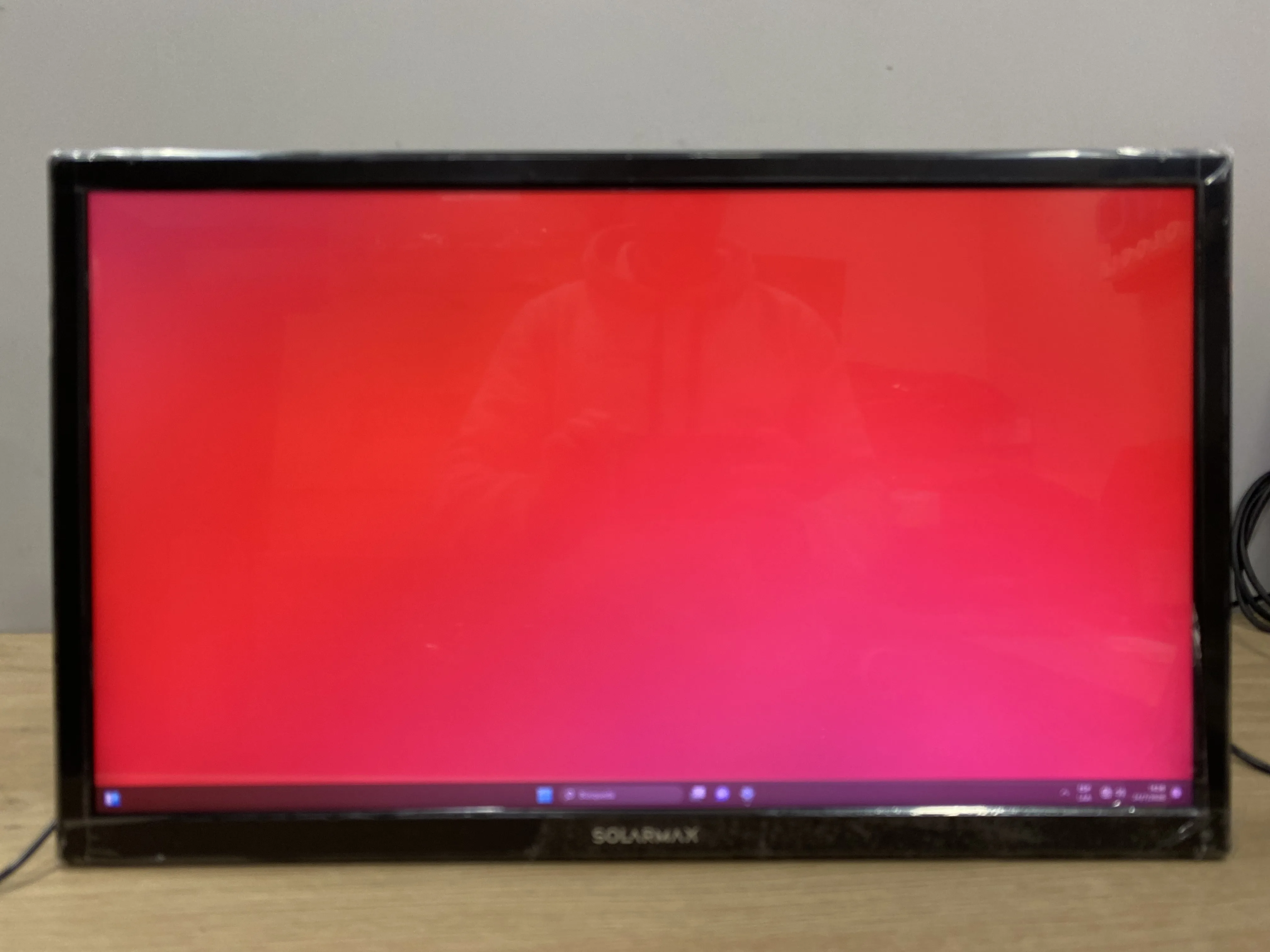 Monitor Solarmax SX24F2 24 Pulgadas Caja Dañada (Outlet)