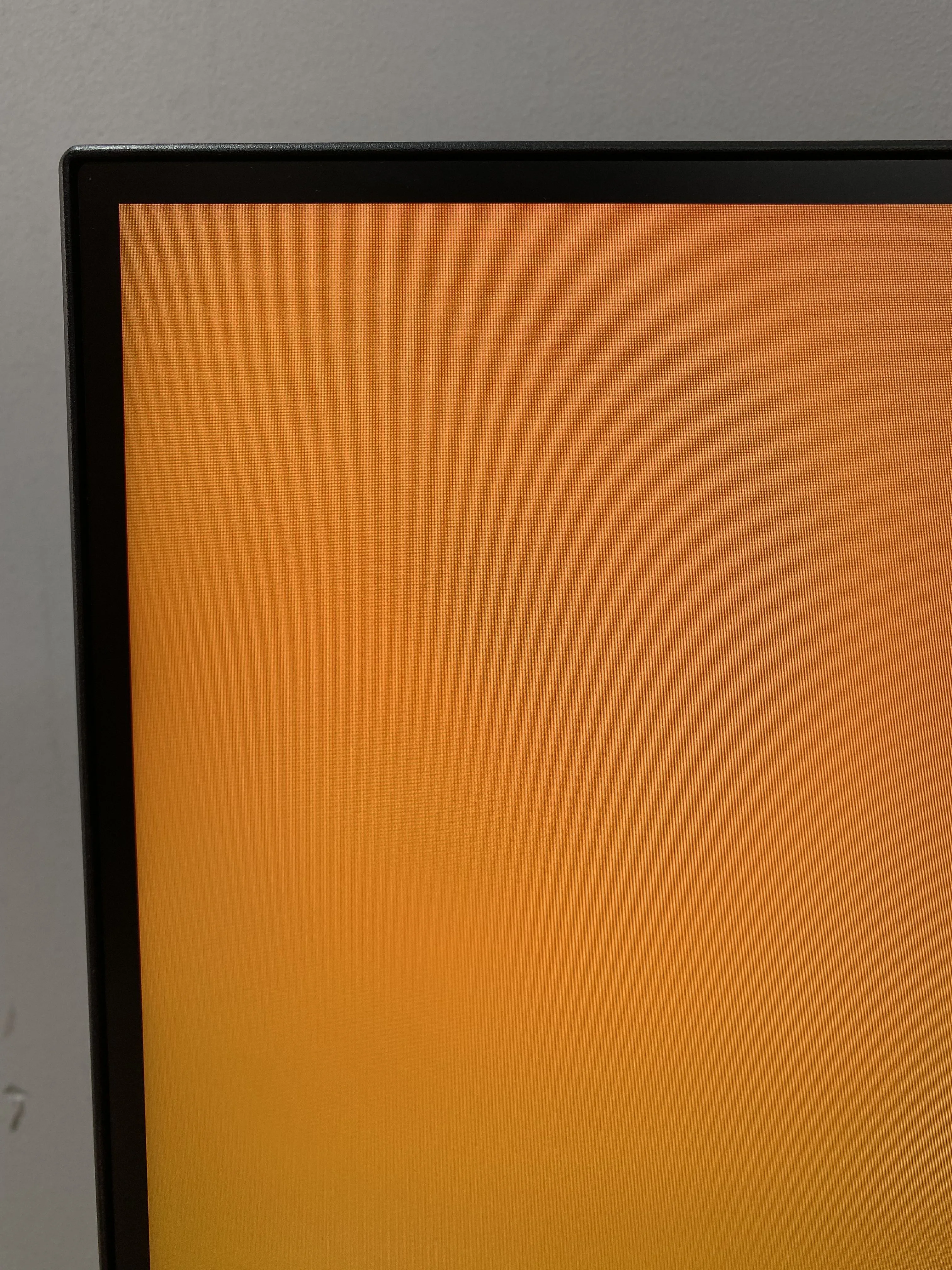 Monitor KTC 27SG680 27 Pulgadas Pixel quemados y mancha en pantalla parte inferior (Outlet)