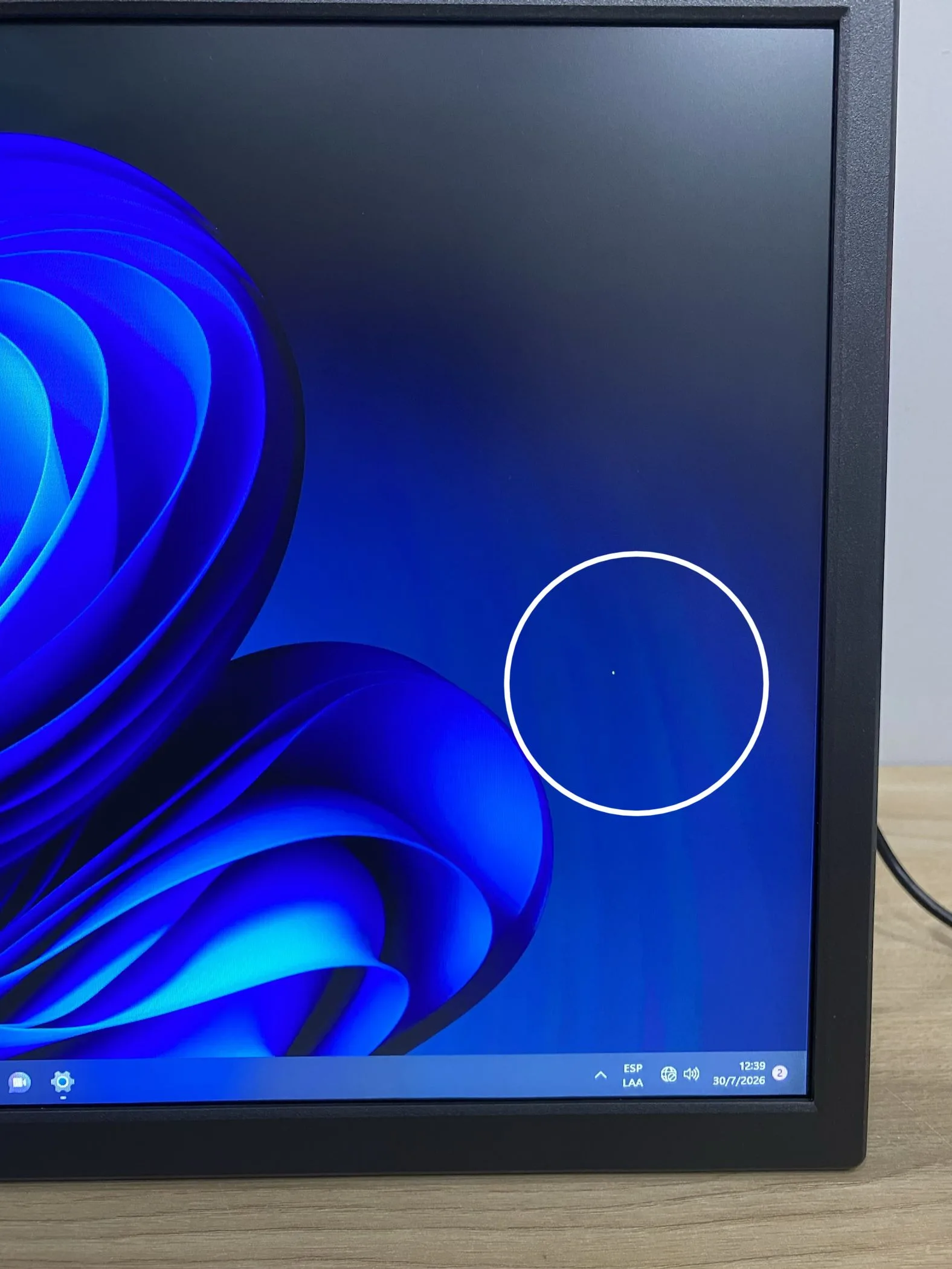 Monitor Daewoo DW-X22KN 22 Pulgadas 1 PIXEL QUEMADO PARTE DERECHA PANTALLA (Outlet)