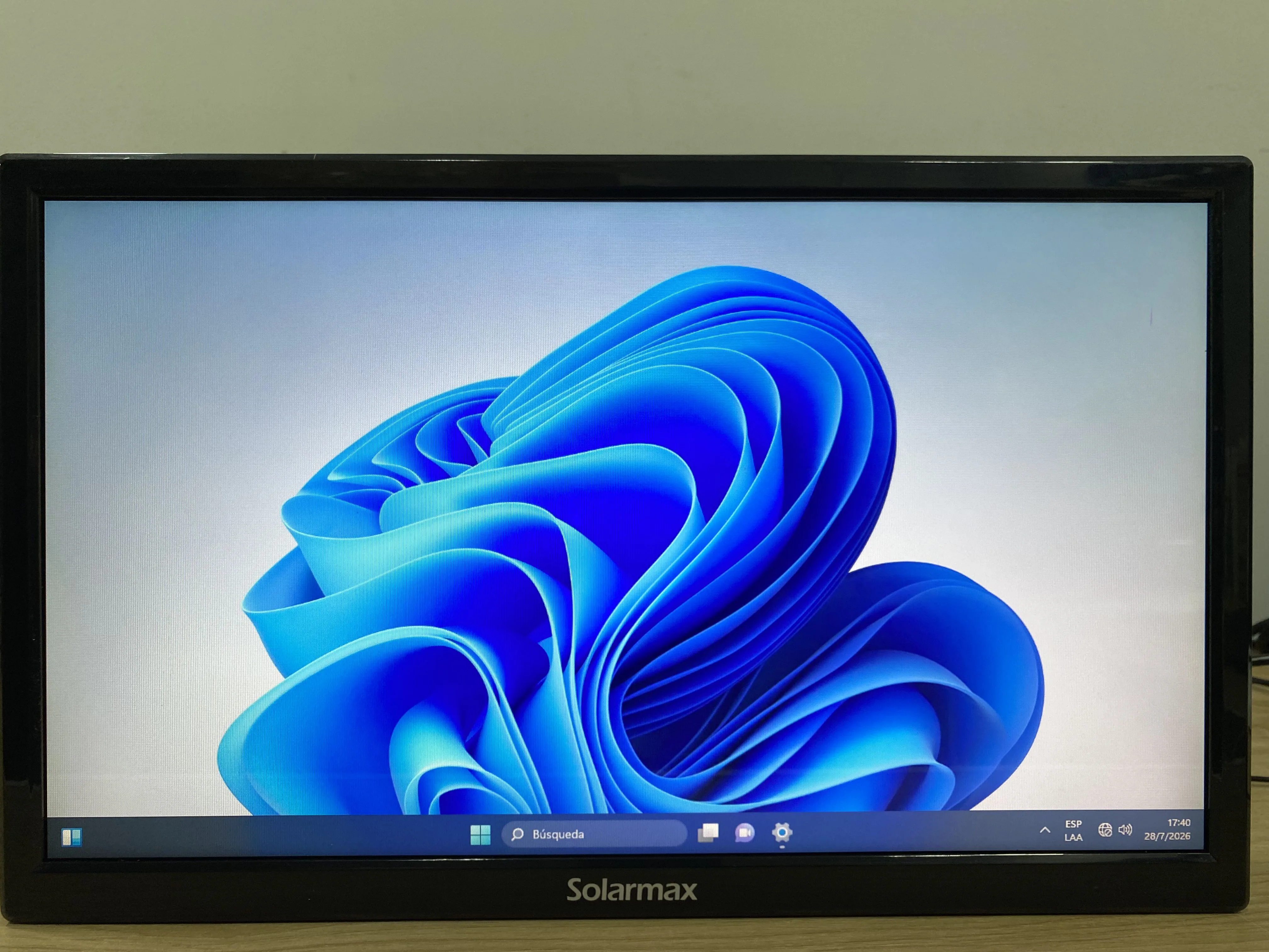 Monitor Solarmax SX19F2 19 Pulgadas Pantalla rayada - Defecto del Panel mancha con (Outlet)