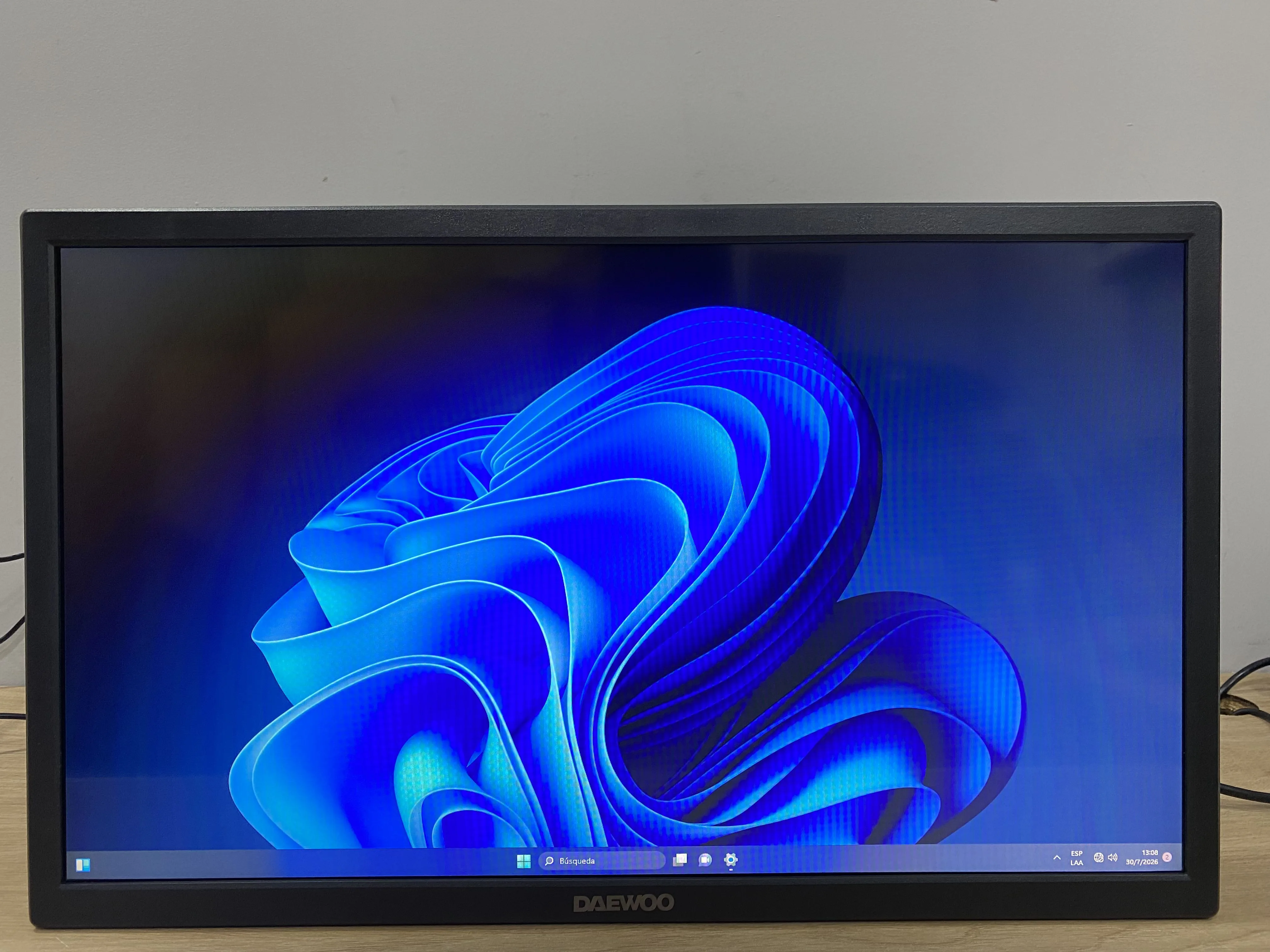 Monitor Daewoo DW-X22KN 22 Pulgadas PIXEL QUEMADO PARTE SUPERIOR IZQUIERDA (Outlet)