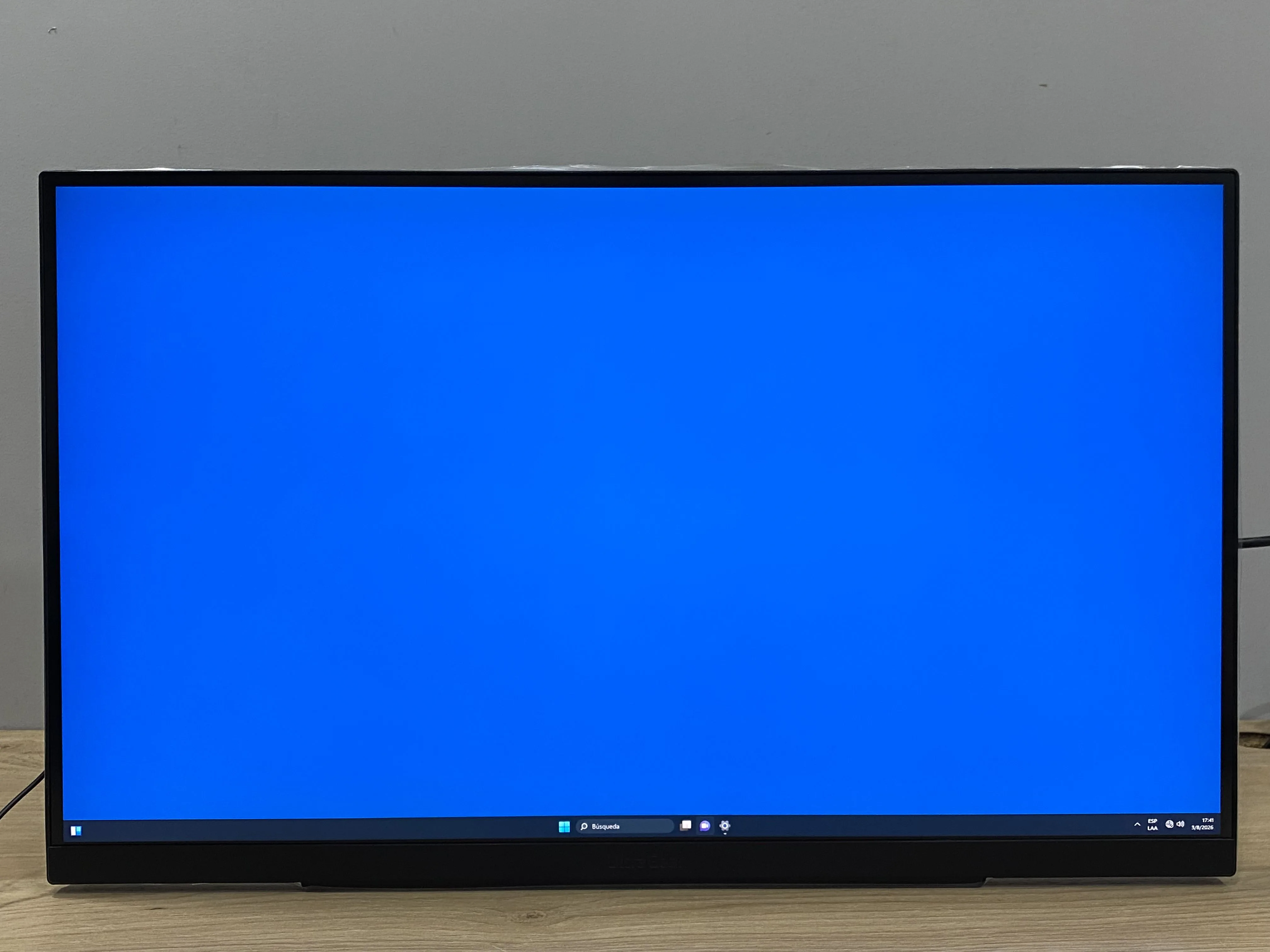 Monitor LG 27GS75Q 27 Pulgadas 1 PIXEL QUEMADO VERDE CENTRO PANTALLA IZQUIERDO (Outlet)